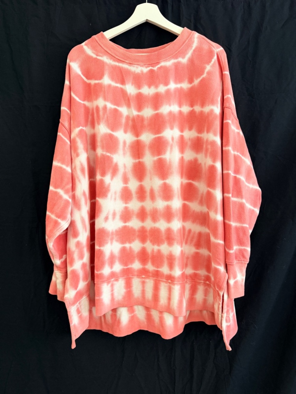 Crown & Ivy Women's Coral Tie-Dye Pullover Sweatshirt